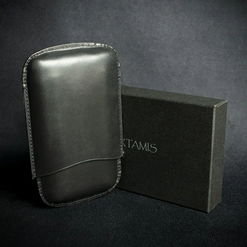 Artamis Black Leather Cigar Case - 3 Robustos 1