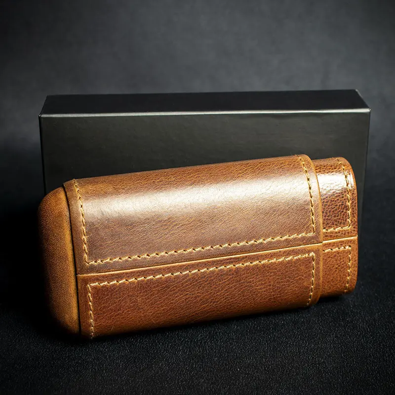 Artamis Cognac Leather Cedar Lined Cigar Case - 3 Robustos 2