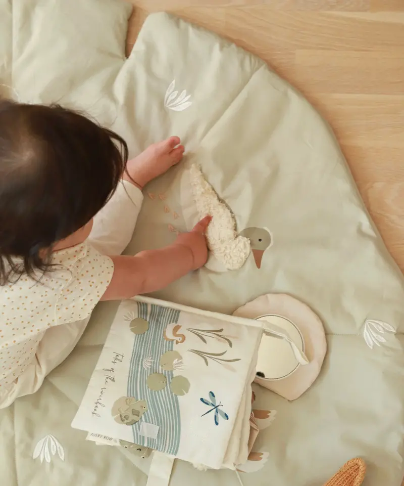 Avery Row Activity Mat - Riverbank 2