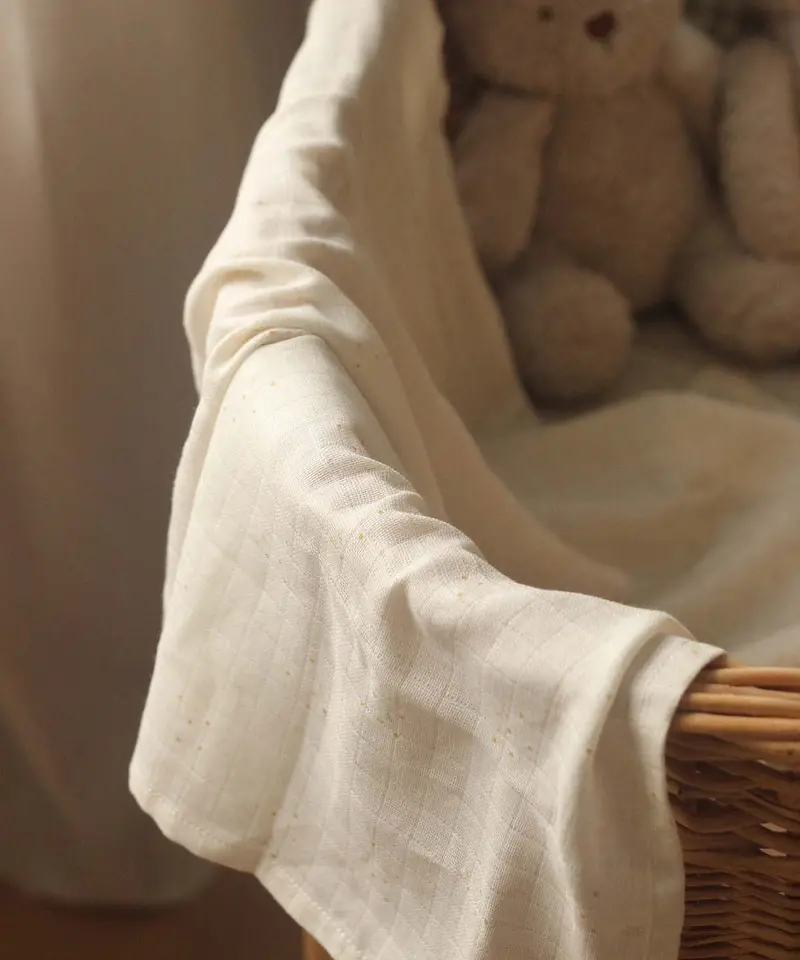 Avery Row Baby Muslin Swaddle - Wild Chamomile 2