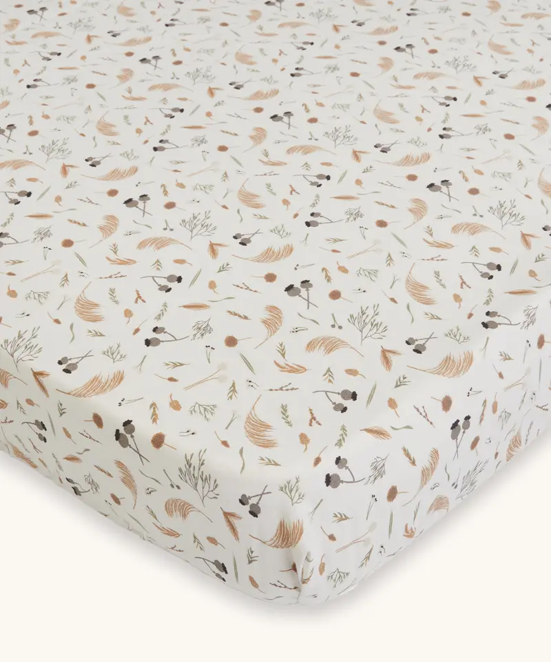 Avery Row Organic Cotbed Fitted Sheet 1