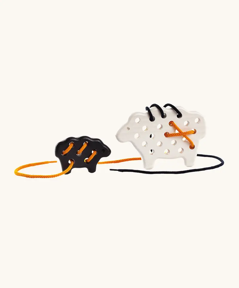 Bajo Lacing Sheep & Lamb 1