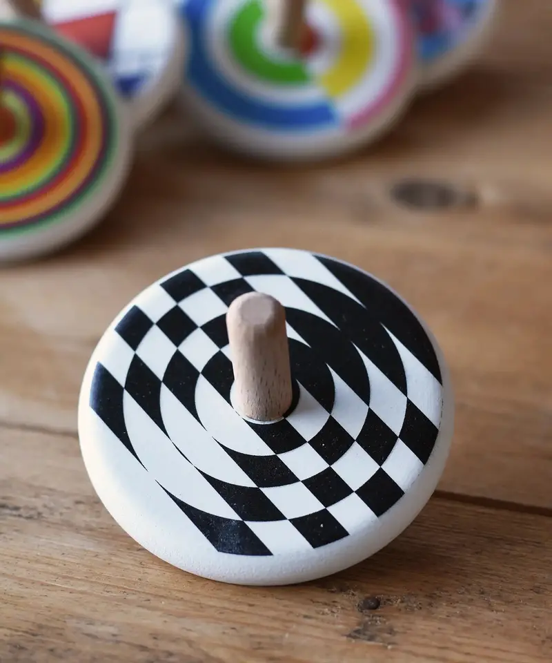 Bajo Latern Spinning Top 2