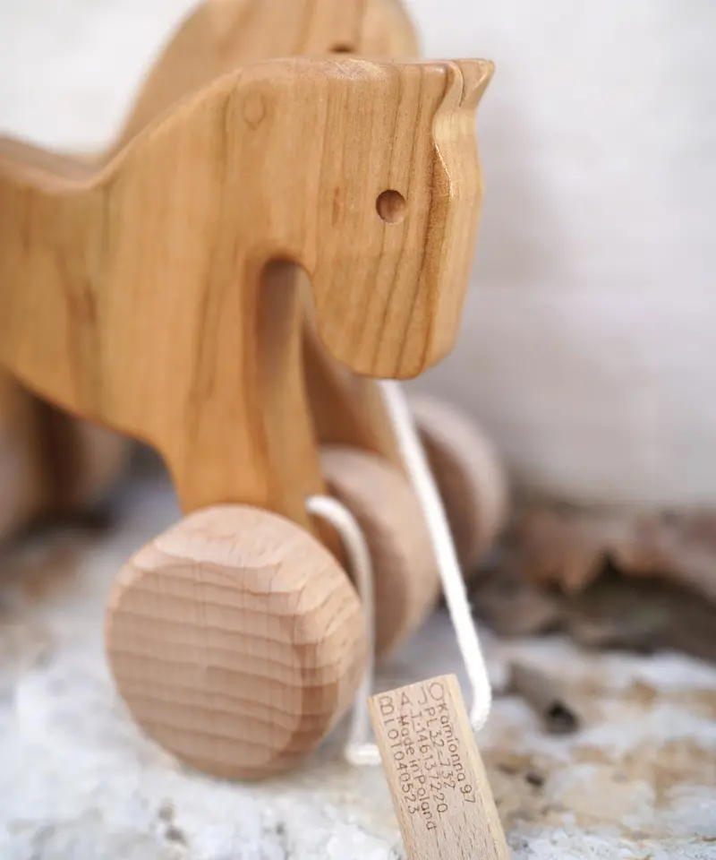 Bajo Pull-Along Jumping Horses 2