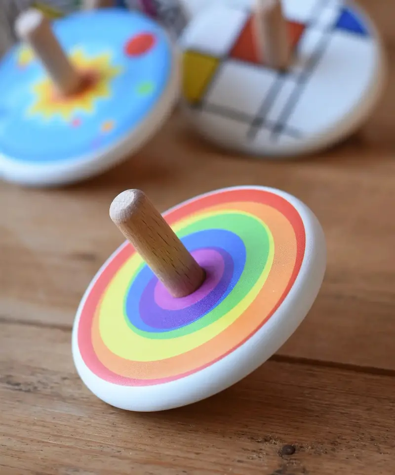 Bajo Rainbow Spinning Top 2