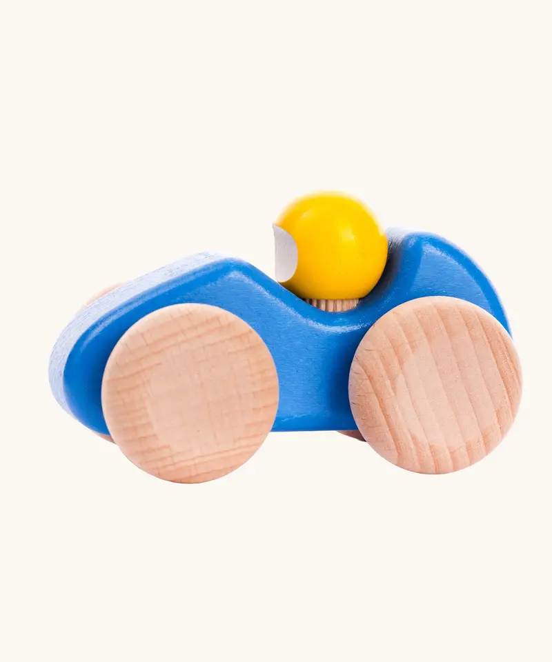 Bajo Wooden Racing Car With Driver 1