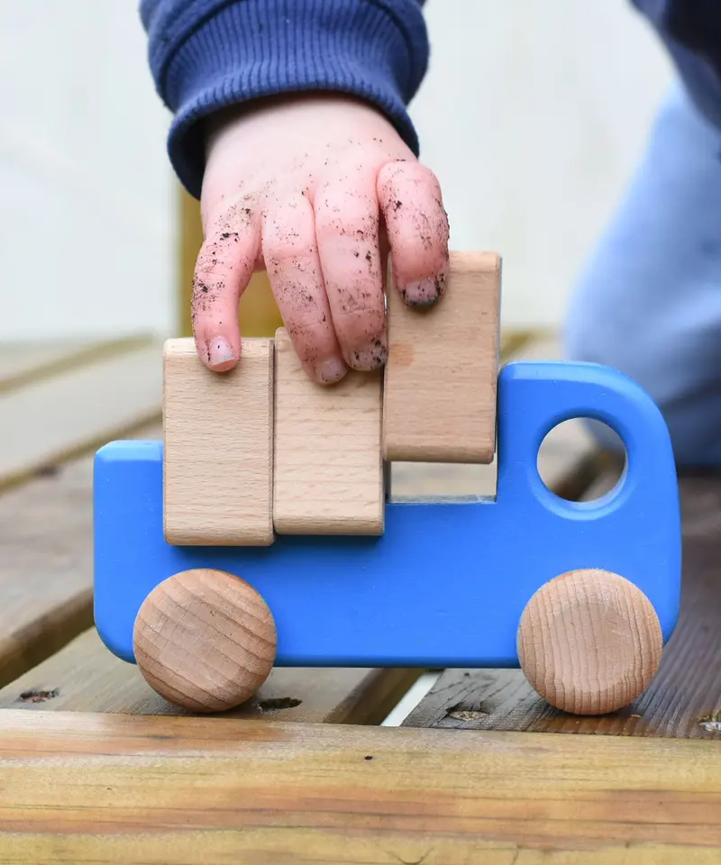 Bajo Wooden Truck With Blocks 2