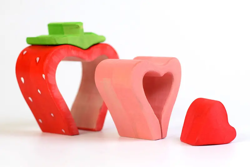 Bumbu Stacking Wooden Strawberry 2