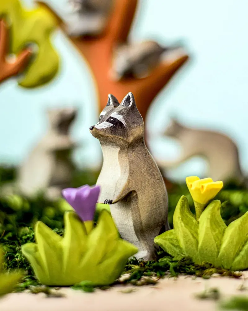 Bumbu Wooden Curious Raccoon 2