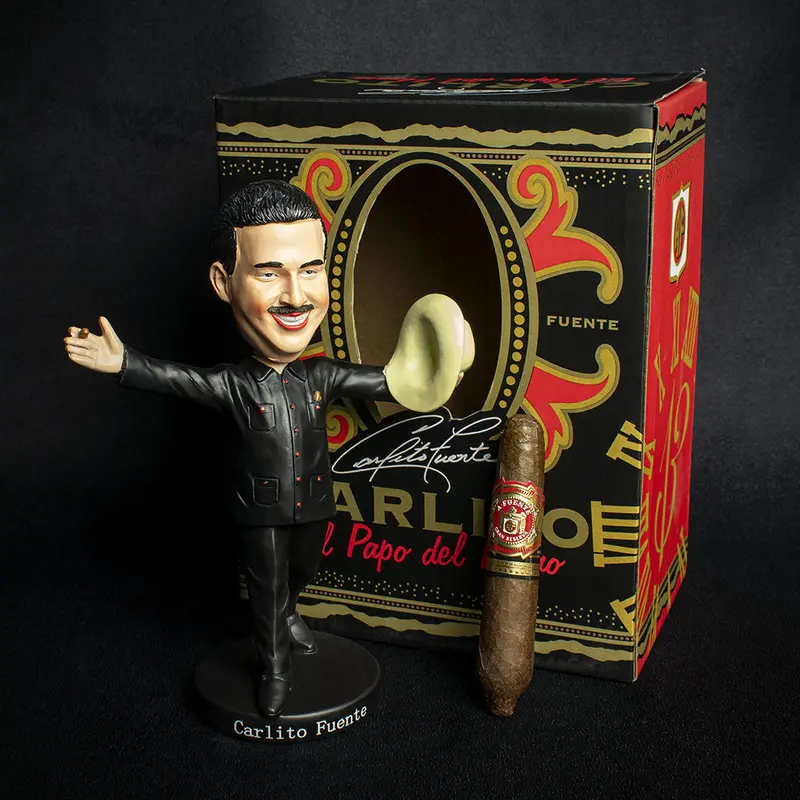 Carlos Carlito Fuente Jnr. Bobblehead (Black) With Short Story Cigar 1