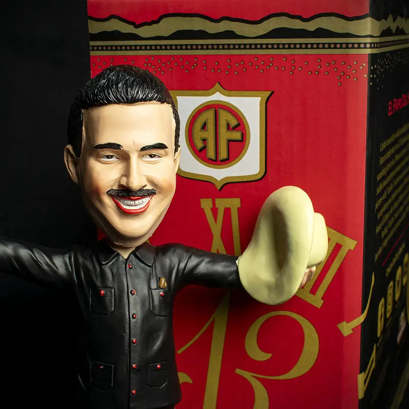 Carlos Carlito Fuente Jnr. Bobblehead (Black) With Short Story Cigar 2