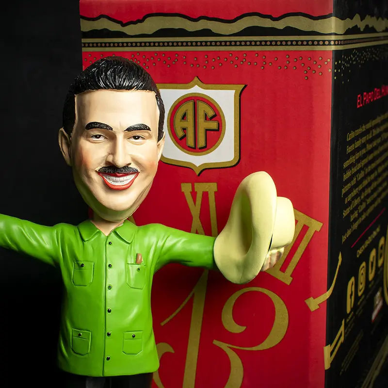 Carlos Carlito Fuente Jnr. Bobblehead (Green) With Short Story Cigar 2