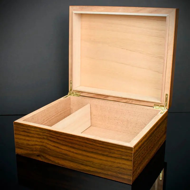Cigar Humidor Walnut Veneer Hu16 - 25 Cigar Capacity 2
