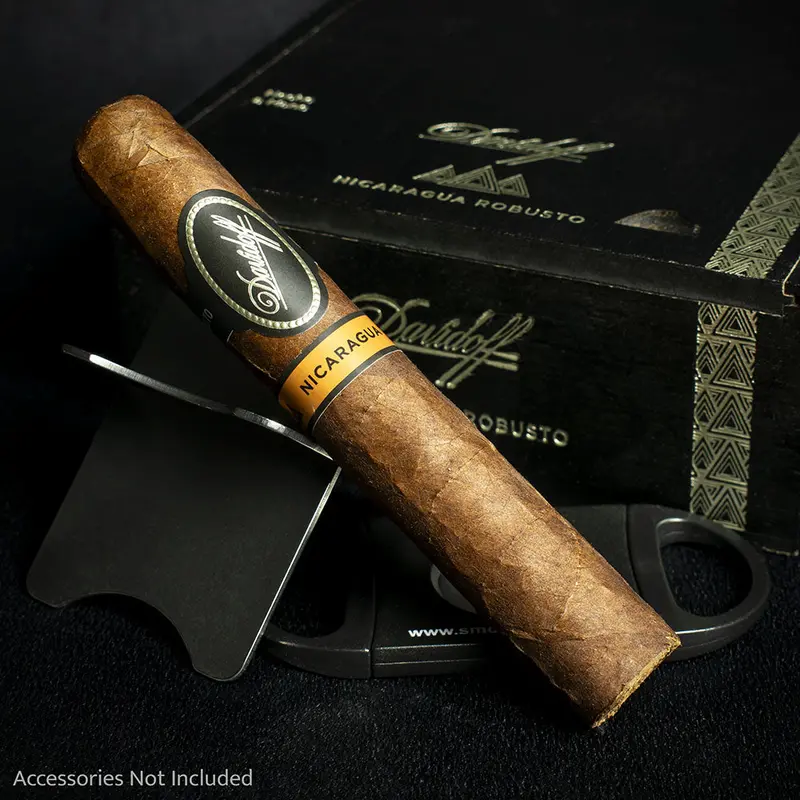 Davidoff Nicaragua Robusto Cigar - Single 2