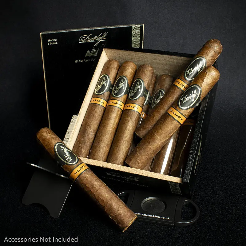 Davidoff Nicaragua Robusto Cigars - Box Of 12 1