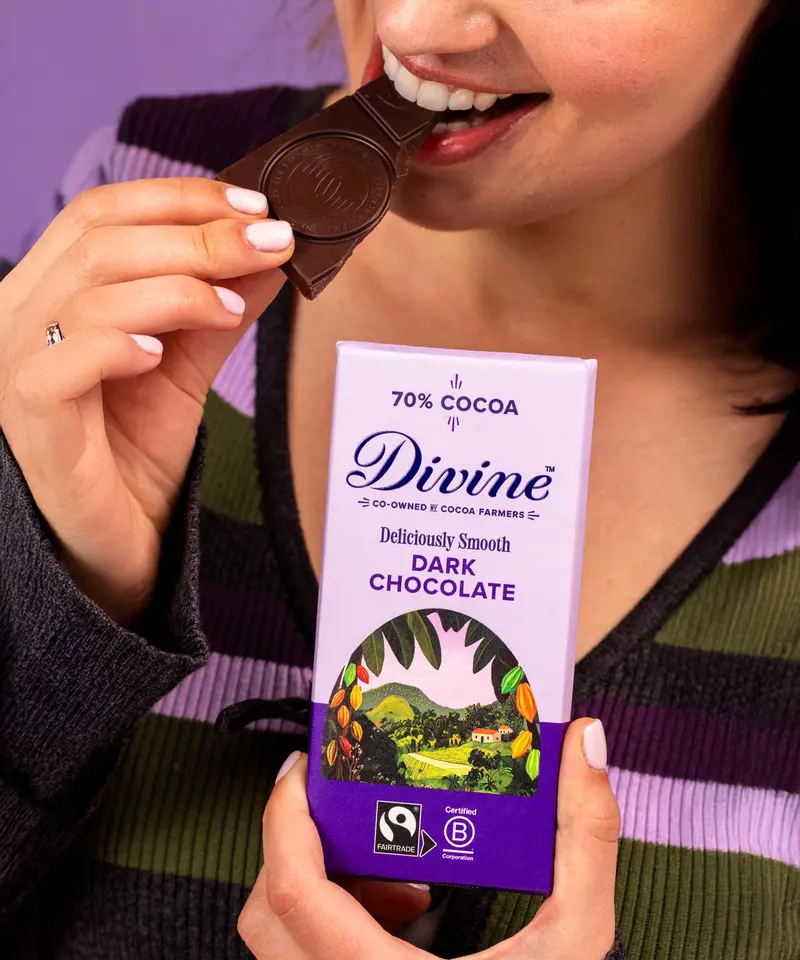 Divine Fairtrade 70% Dark Chocolate Bar 90G 2
