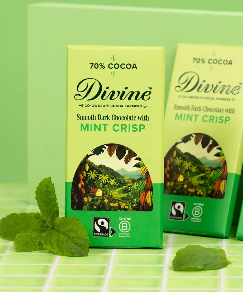 Divine Fairtrade 70% Dark Chocolate Bar With Mint Crisp 90G 2