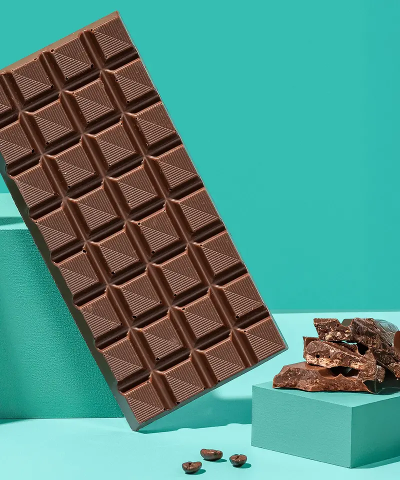 Divine Fairtrade Milk Chocolate Bar With Tiramisu, Coffee & Biscuit 180G 2