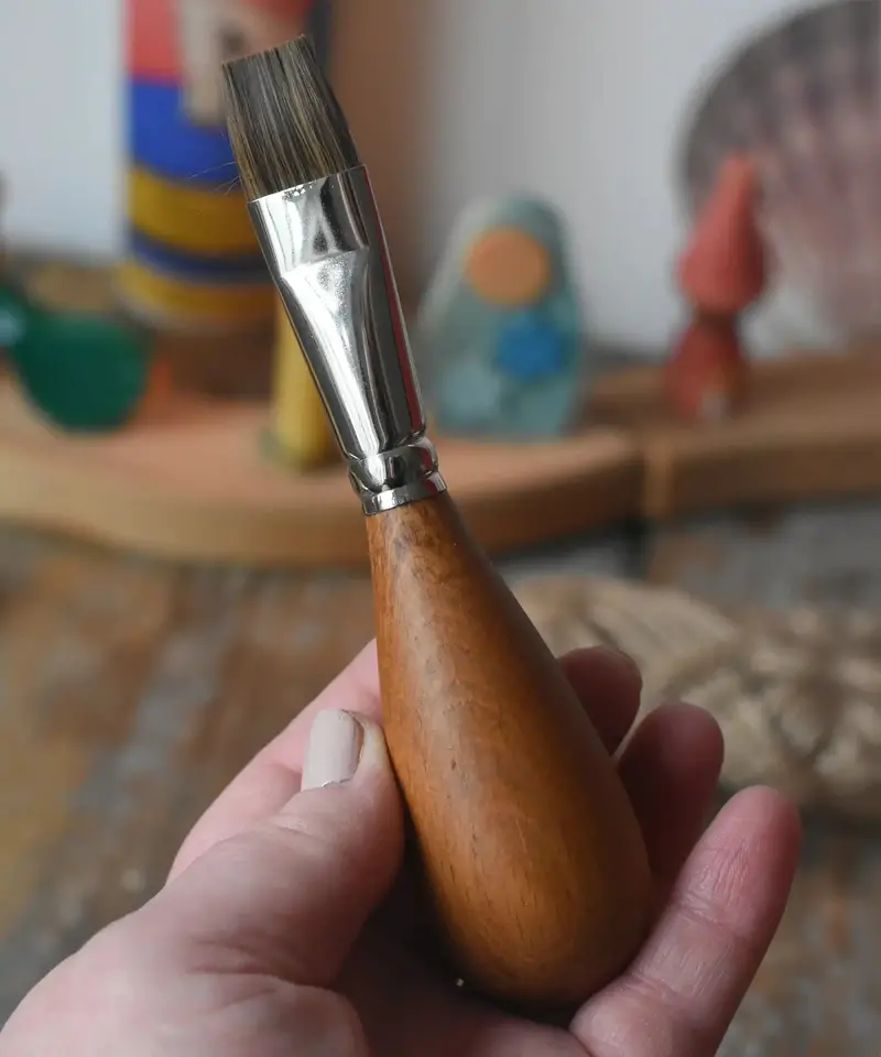 Ergonomic Egg Handle Flat Paintbrush - Synthetic Cow Hair 1