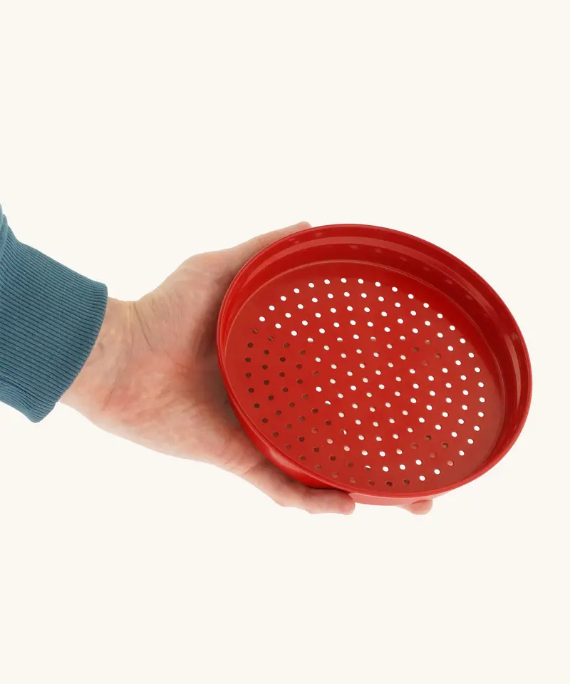 Glückskäfer Metal Sand Sieve - Red 2
