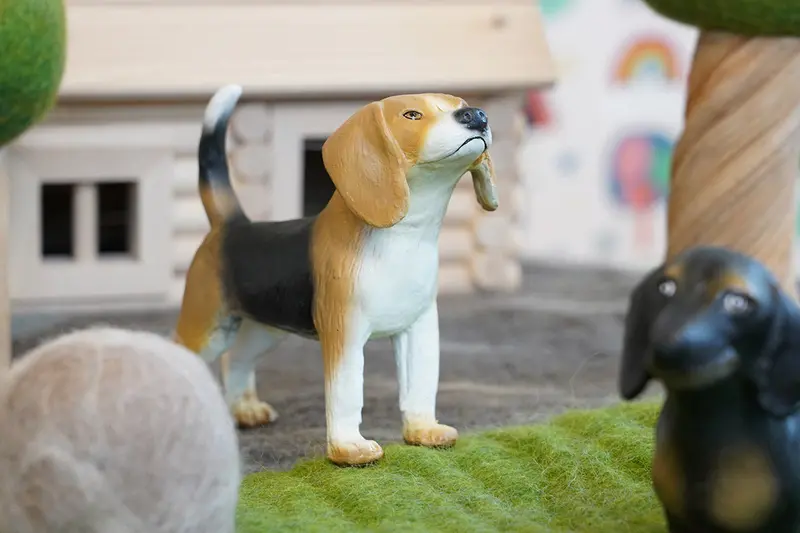 Green Rubber Toys Beagle 2