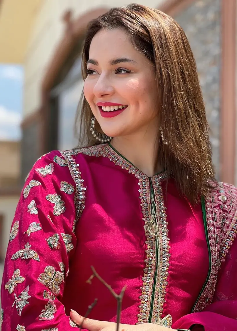 Hania Amir's Outfit 4