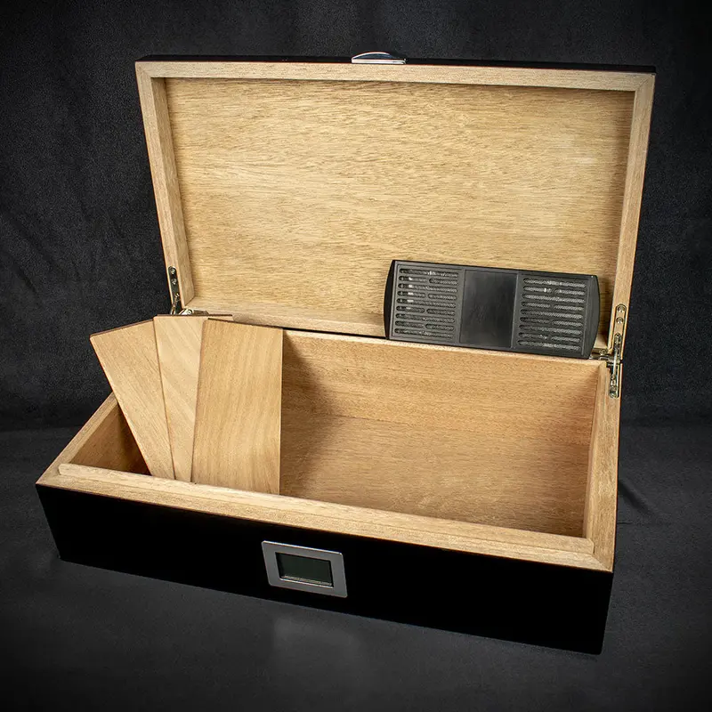 Humidor Cuban Flag Design - 30 - 40 Cigar Capacity 2