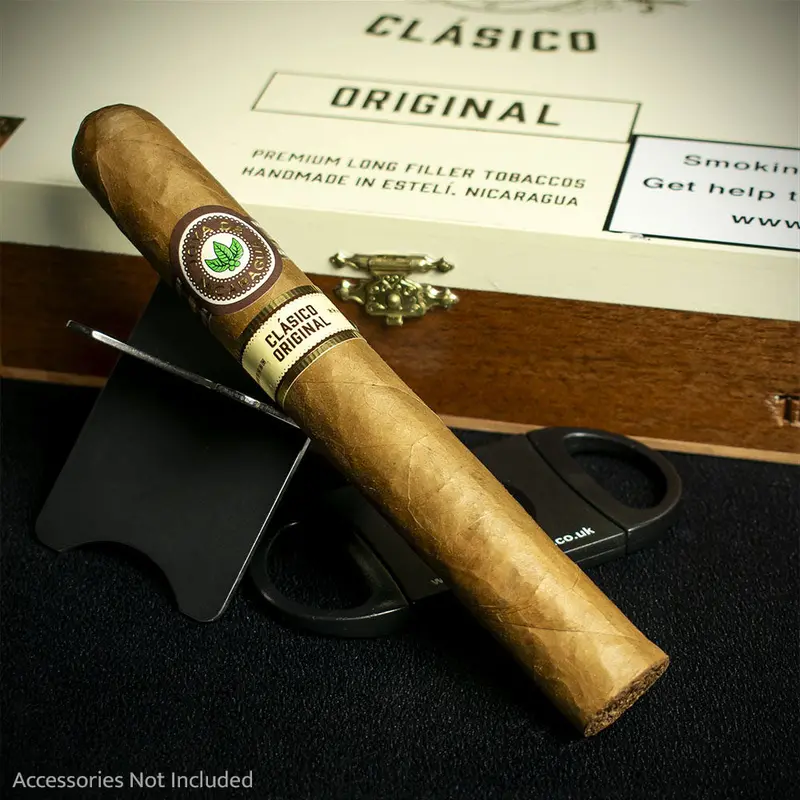 Joya De Nicaragua Clasico Toro Cigar - Single 2
