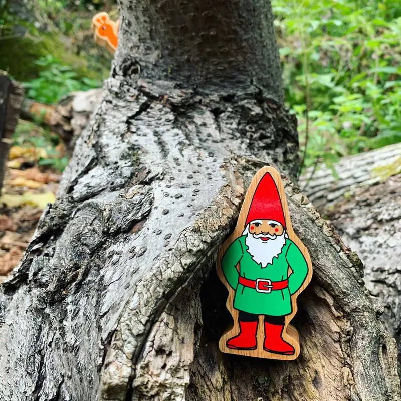 Lanka Kade Green And Red Gnome 2