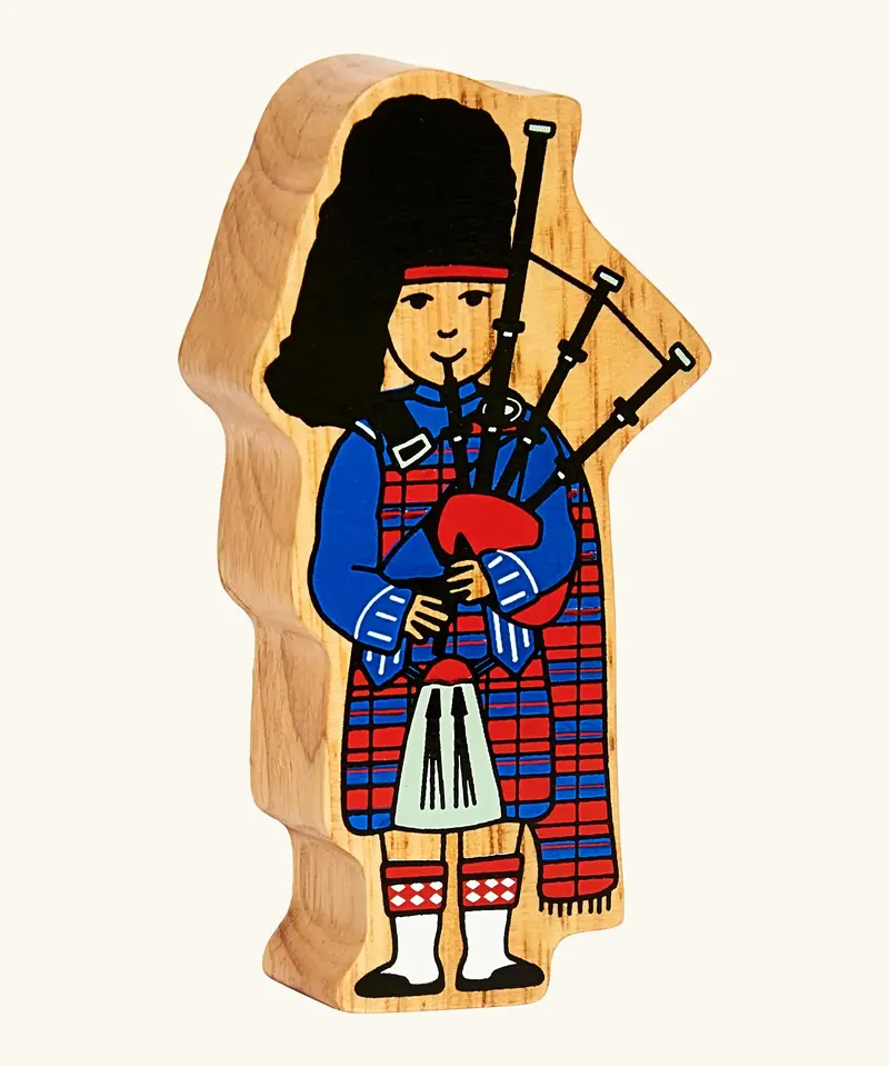 Lanka Kade Scottish Bagpiper 1