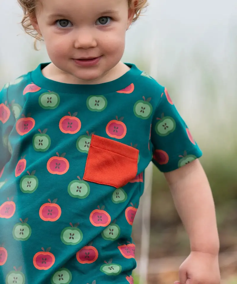 Little Green Radicals Organic T-Shirt & Jogger Playset - Apple Picking 2