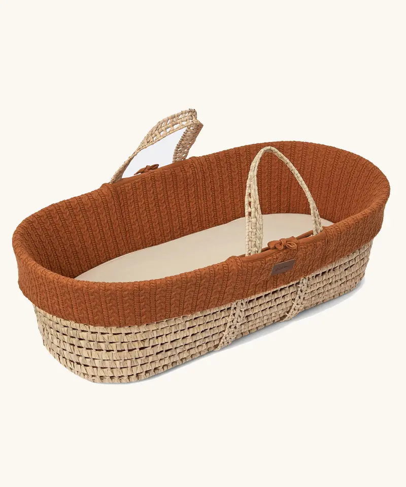 Little Green Sheep Organic Knitted Moses Basket & Mattress 1