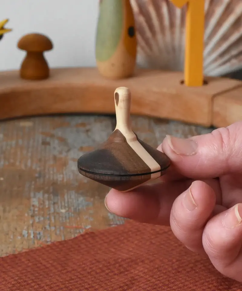 Mader Charlie Finger Spinning Top 2