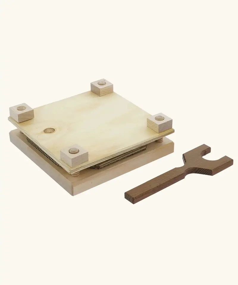 Mader Flower Press With Wooden Thread 1