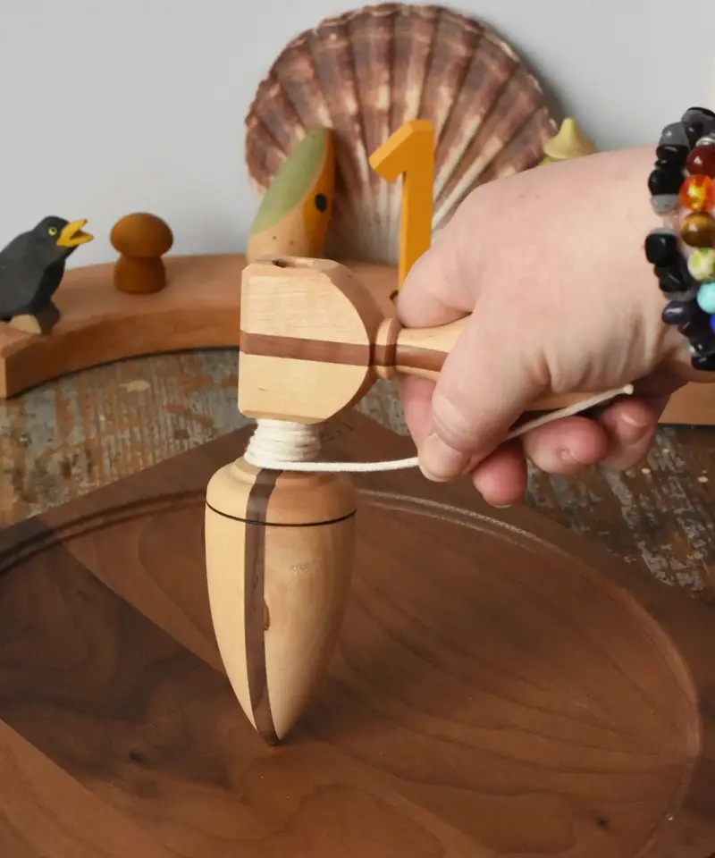 Mader Goliath Thunderbolt Spinning Top With Starter 2