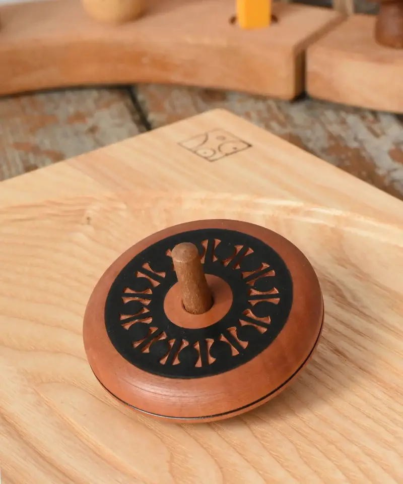 Mader Leporello Spinning Top 2