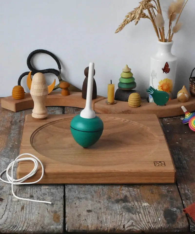 Mader Pull-String Spinning Top - Green 2