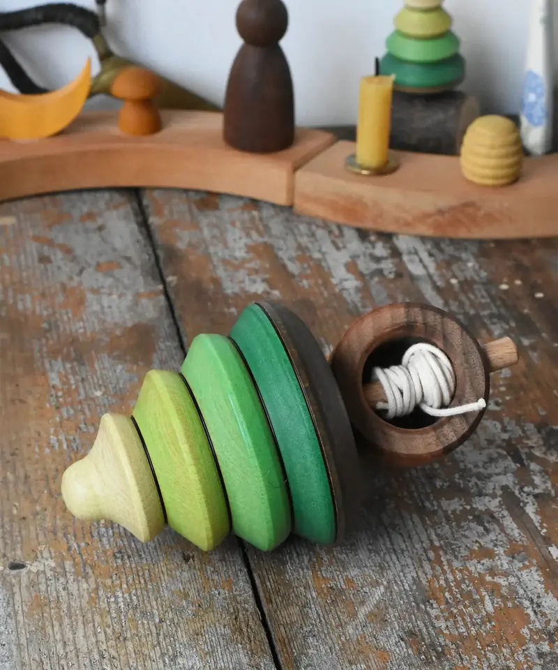 Mader Pull-String Tree Spinning Top 1