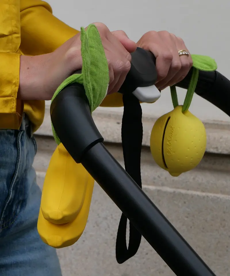 Oil & Carol Pacifier Holder 4