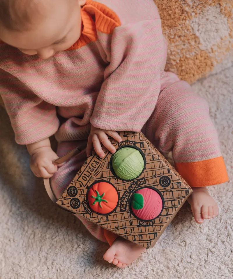 Oli & Carol Baby Sensory Balls - Veggie Salad 2