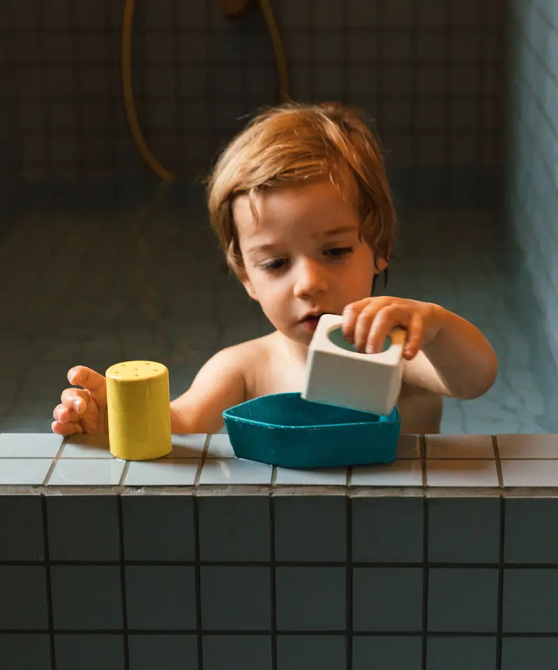 Oli & Carol Boat Bath Toy 2