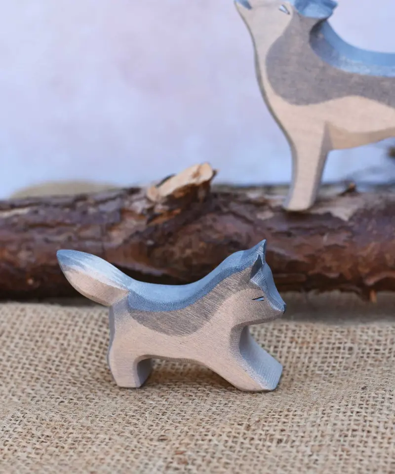Ostheimer Small Wolf Running 2
