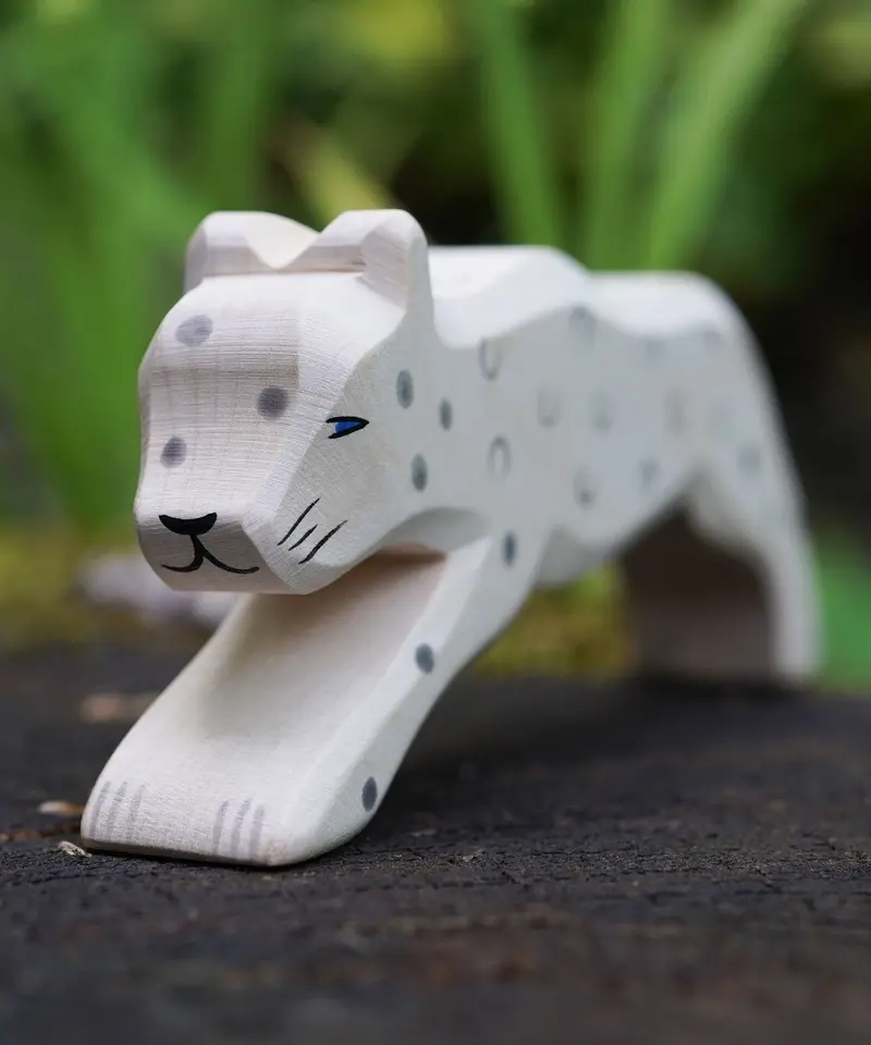 Ostheimer Wooden Snow Leopard 2