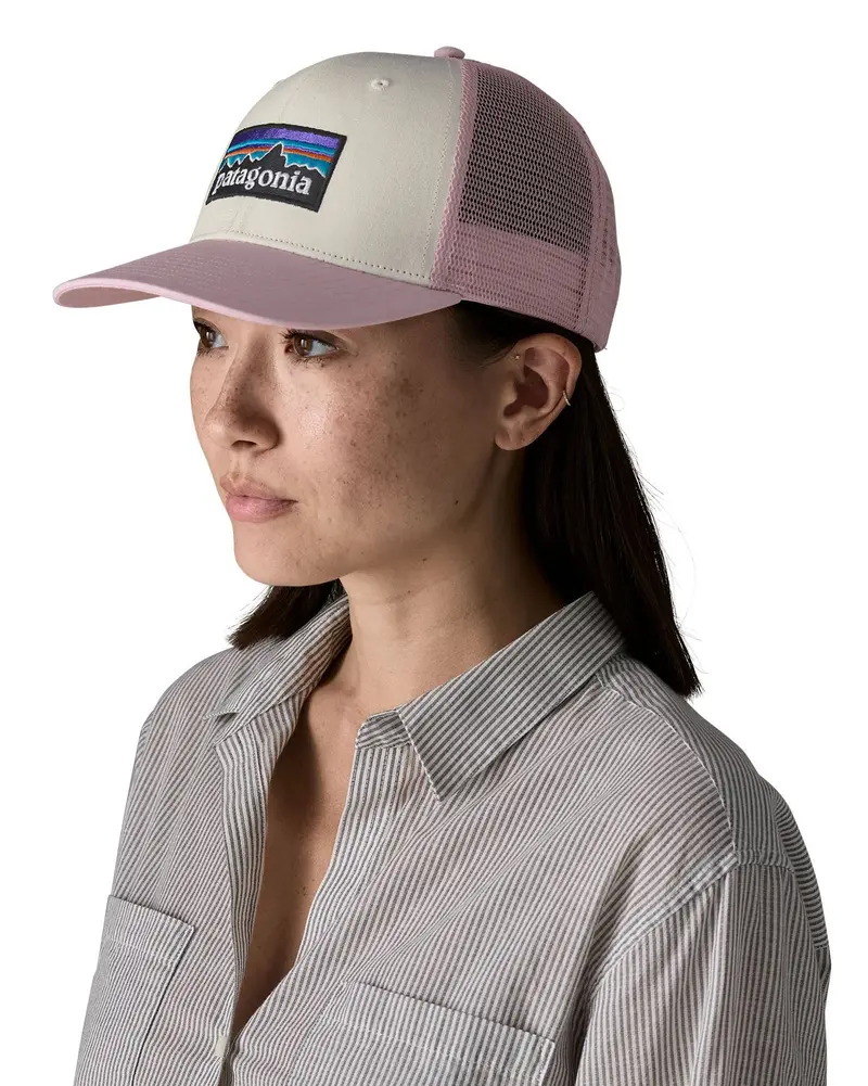 Patagonia P-6 Logo Trucker Hat - White / Quiet Violet 2