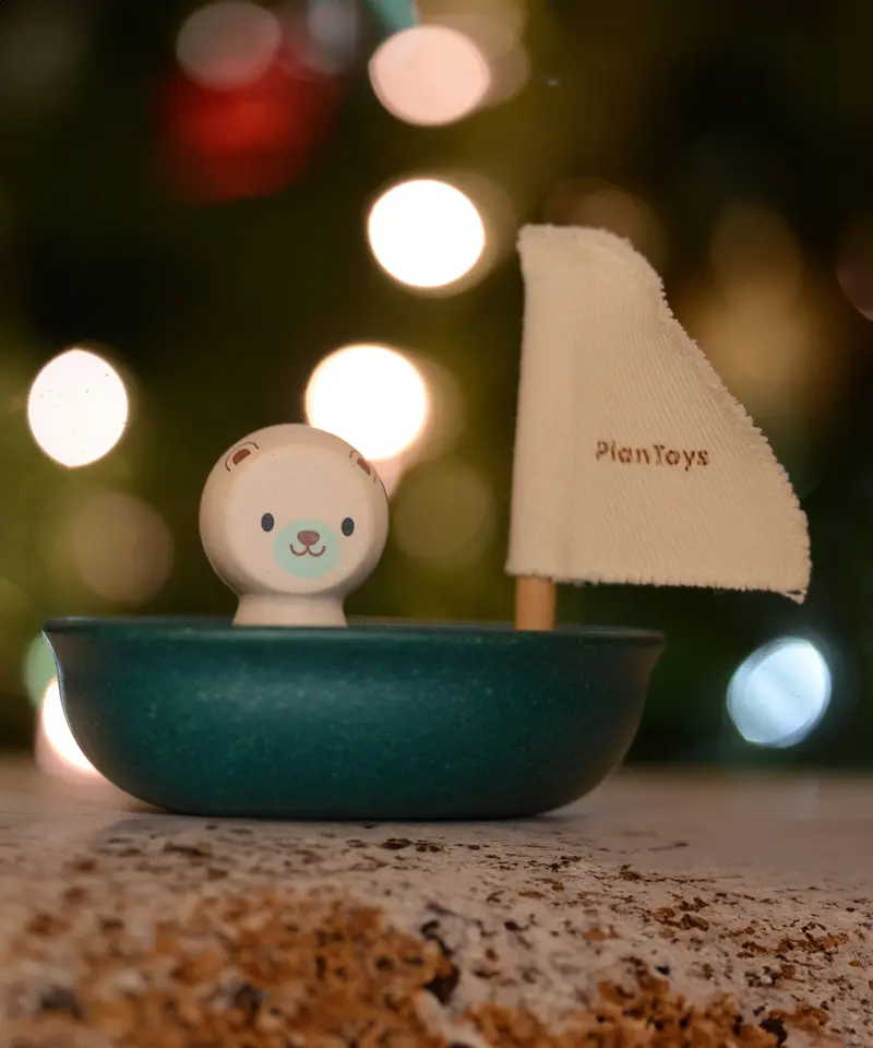 Plan Toys Polar Bear Sailing Boat 2