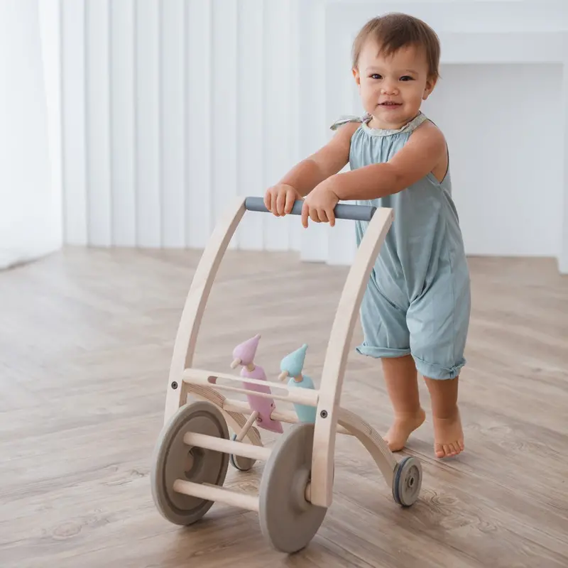 Plan Toys Woodpecker Walker 2