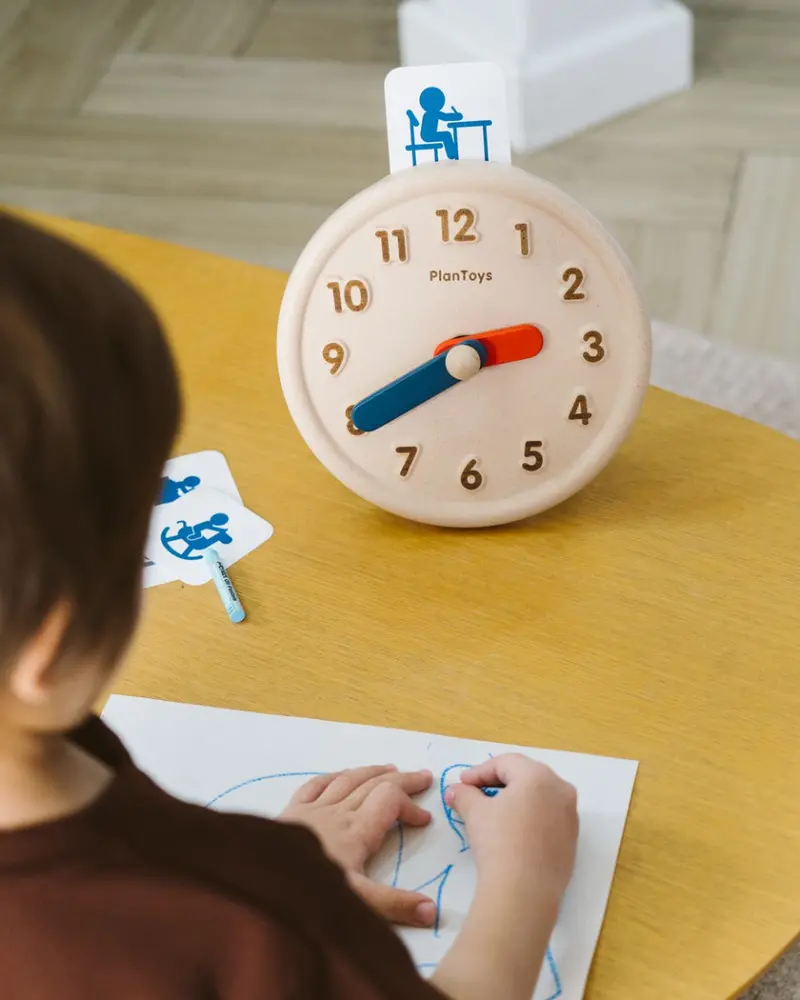 Plantoys Activity Clock 2