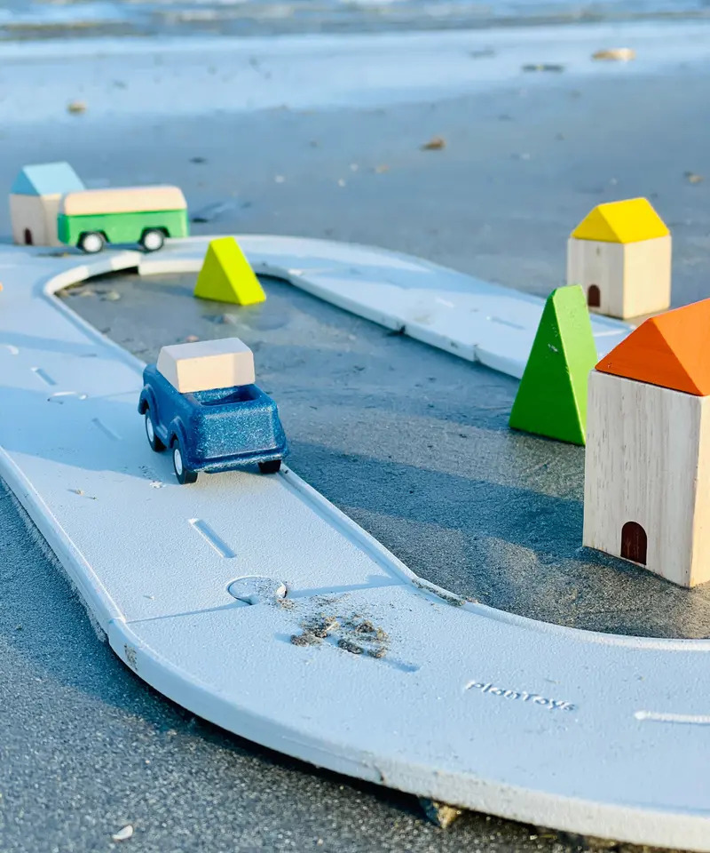 Plantoys Rubber Road And Rail Set 2