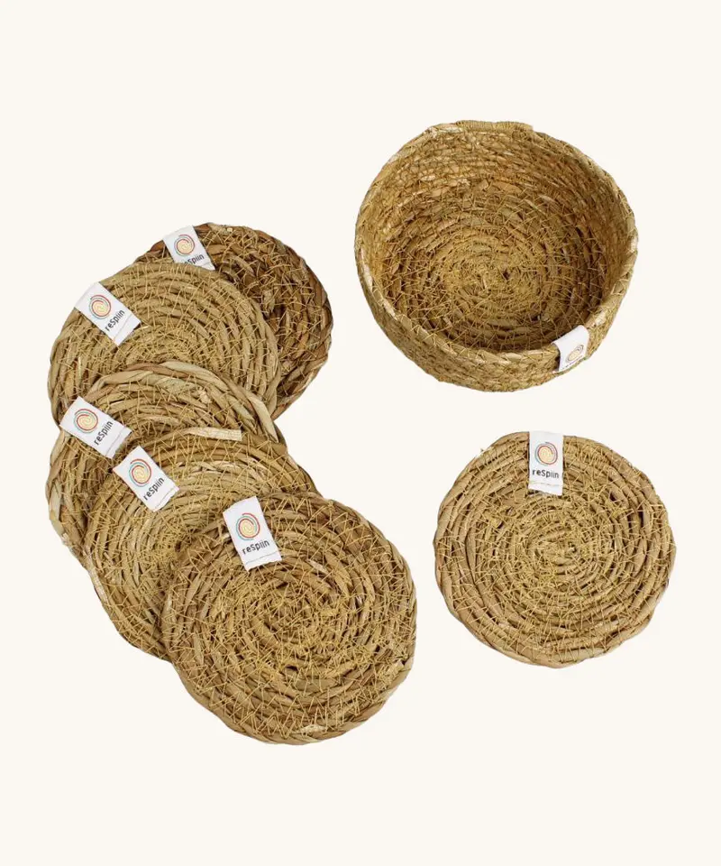 Respiin Seagrass Coasters & Holder Set - Natural 1