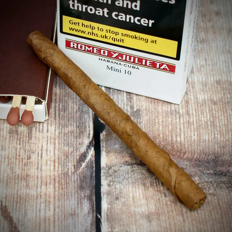 Romeo Y Julieta Mini Cuban Cigarillos - Pack Of 10 2